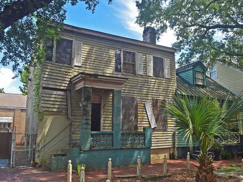 1st image of 510 E Jones St