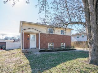9510 Garden Dr, Jeffersontown, KY 40299