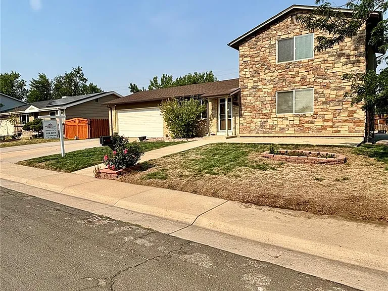 7461 Webster St — Photo 2