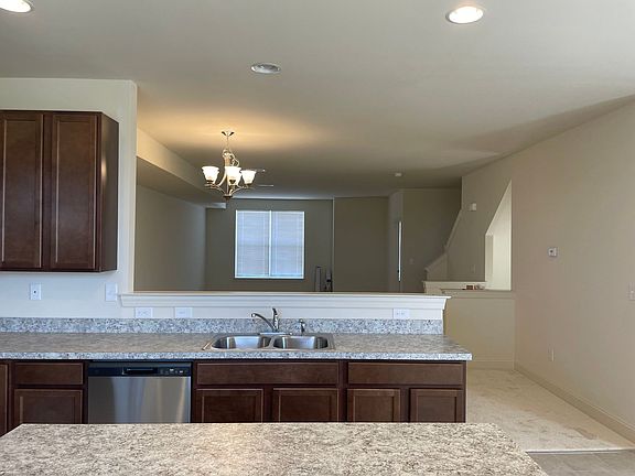 4th image of 1426 Carrick Ct