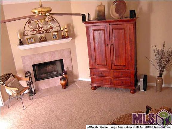 3rd image of 14416 Whispering Oaks Dr