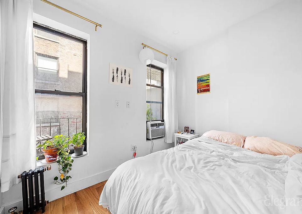 1st image of 247 Mulberry St APT 12