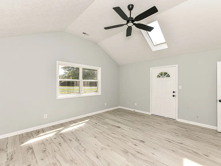 3933 Bergamot Ct — Photo 24