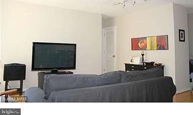 4th image of 1800 R St NW APT 604