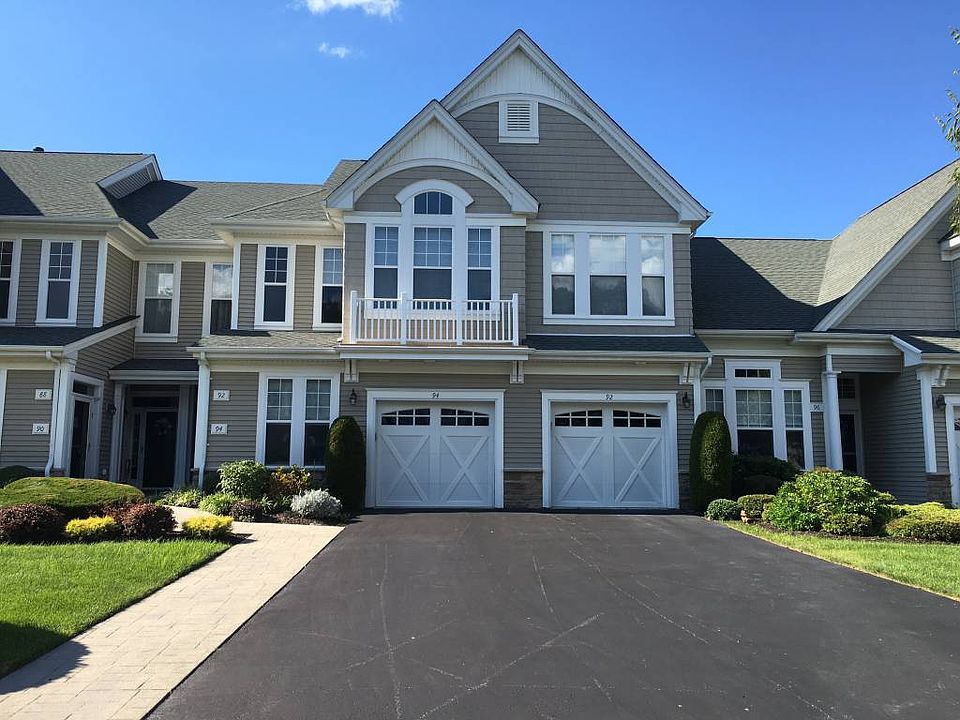 1st image of 92 Symphony Dr