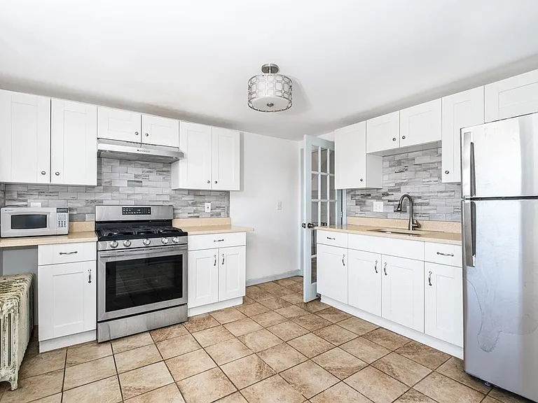 9 Dexter St #3 — Photo 1