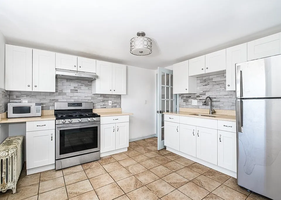 9 Dexter St #3