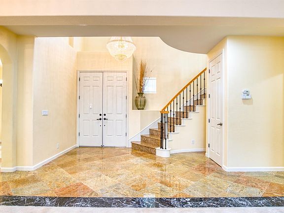 3rd image of 255 Red Pheasant Dr