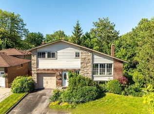 533 Arnhem Dr, Oshawa, ON L1G 2J2