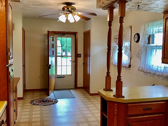 Dine-in kitchen. 