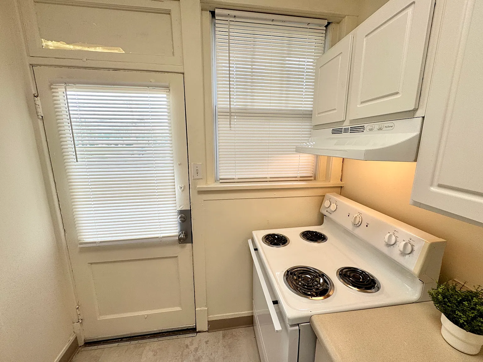 2 bed, 985 sqft, $1,150 — Photo 3