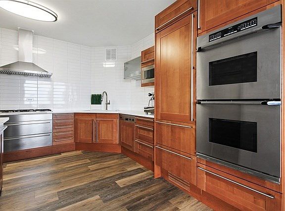 5th image of 3200 N Lake Shore Dr APT 507