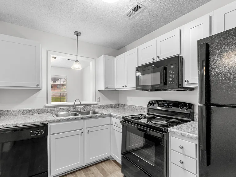 Skyside Landing Apartments — Photo 49