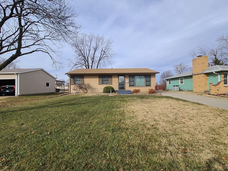 1836 Roberts Ave, Salina, KS 67401 | Zillow