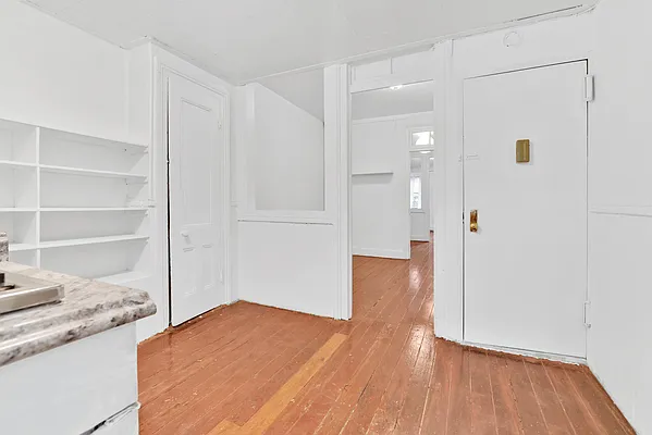 Rented by Brownstone Property Group | media 10