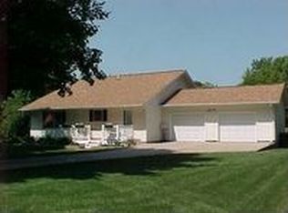 2819 Willow Ln, Cedar Falls, IA 50613