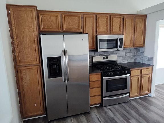3rd image of 3515 Slapton Ave