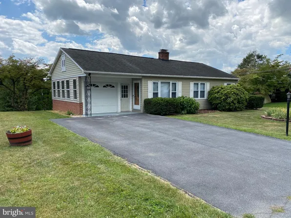 182 Highland Rd, Chambersburg, PA 17202
