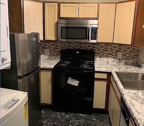 2nd image of 1390 Hunters Rd APT L