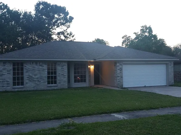 5114 Scottwood Dr, Baytown, TX 77521
