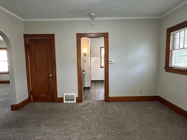 3516 N 47th Ave — Photo 9