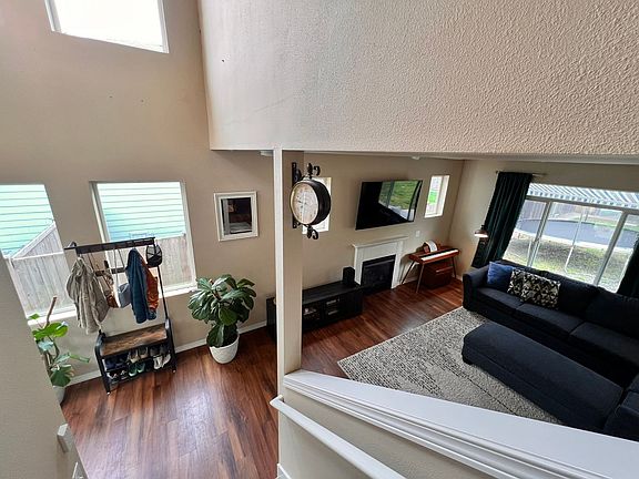 4th image of 7625 Brianna Ct SE
