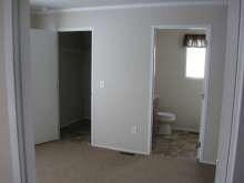 2nd image of 118 Pin Oak Dr