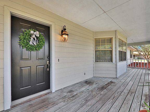 4th image of 288 Velvet Dr