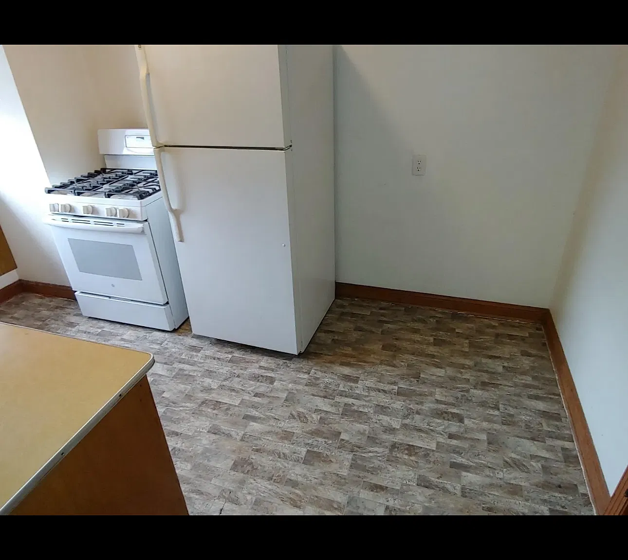 1 bed, 650 sqft, $1,200 — Photo 2