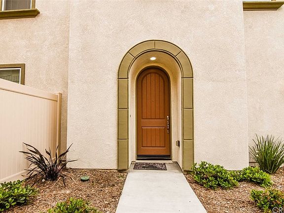 4th image of 26850 Albion Way