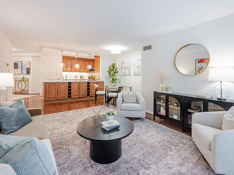 2555 Pennsylvania Ave NW #407 — Photo 6