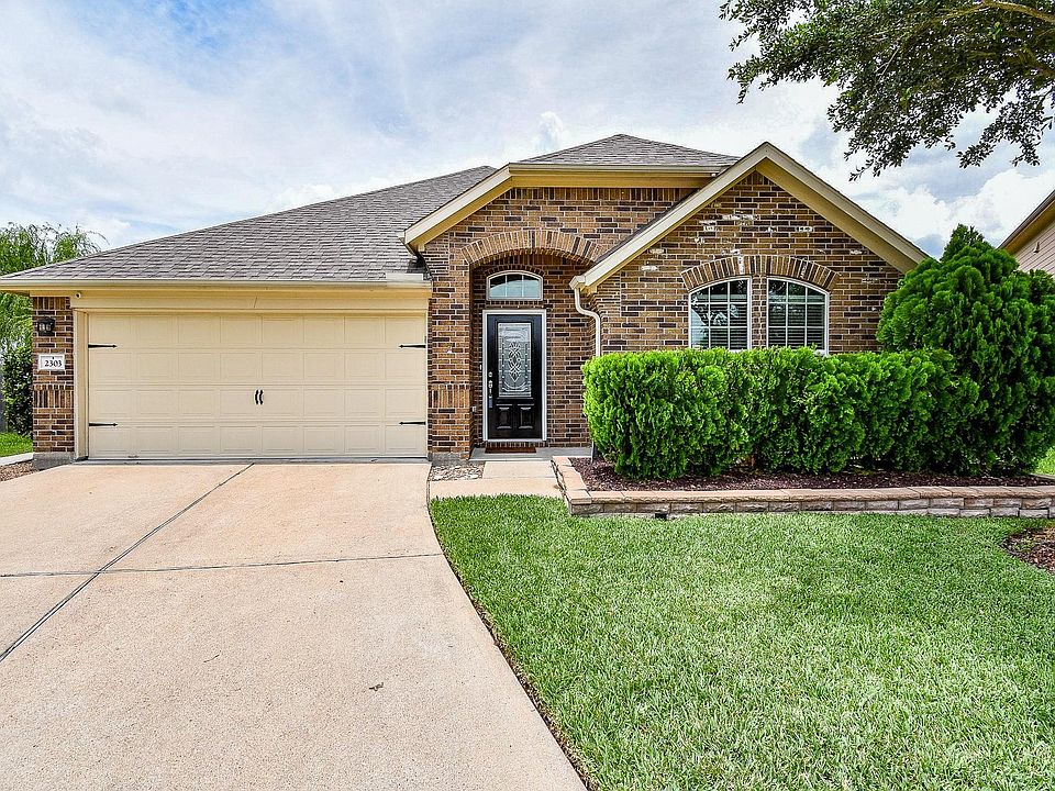 1st image of 2303 Blue Jay Ln