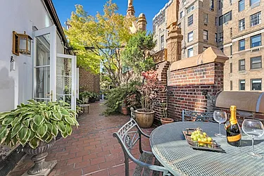 444 East 52nd Street PENTHOUSE image 1 of 25