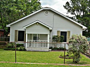 717 Oak Ave, Highlands, TX 77562
