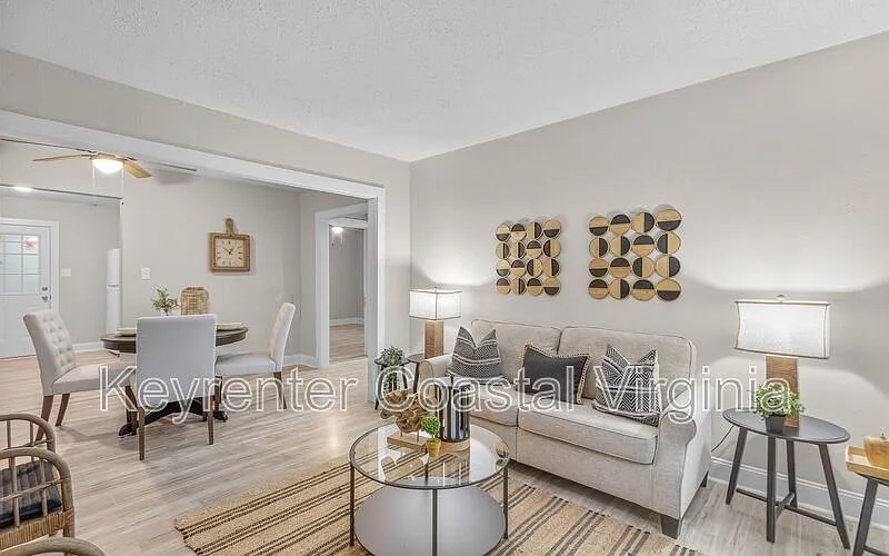 2 bed, 1.0 bath, $1,395 — Photo 2
