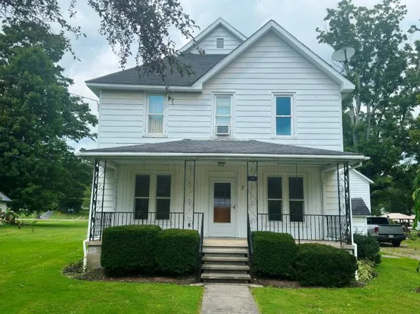7 Race St, Sugar Grove, PA 16350