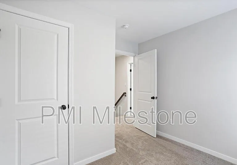 530 N 3rd St #A — Photo 32