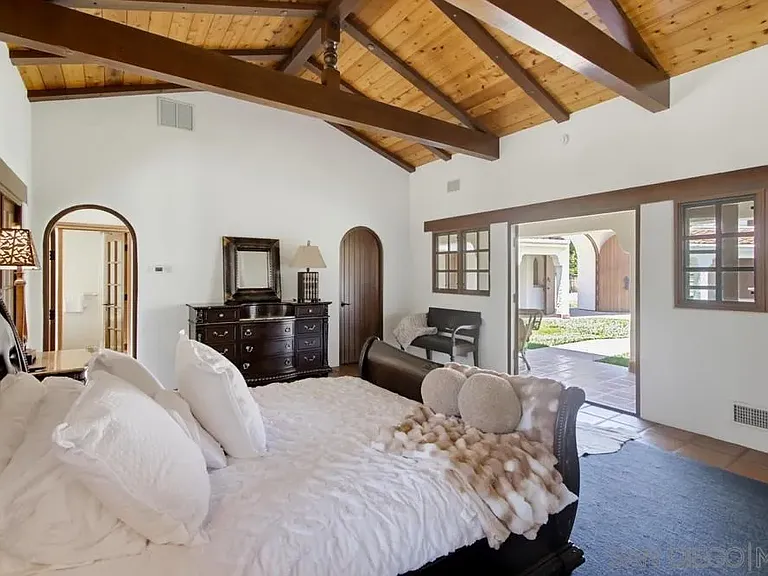 5443 Calzada Del Bosque — Photo 43