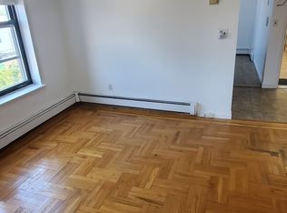 32-06 200th St #3-L, Flushing, NY 11358