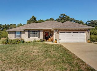 1236 Robins Nest Hl, Mount Vernon, MO 65712
