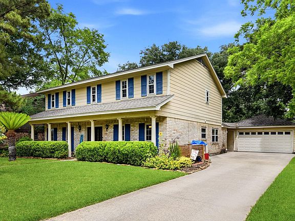 3rd image of 3719 Cypress Hill Dr