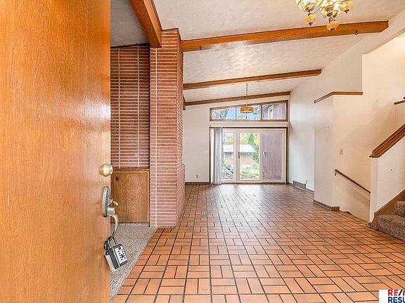 4th image of 1204 Skyview Dr