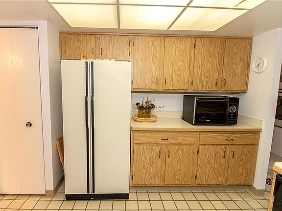5th image of 100 Fox Hollow Dr APT 206