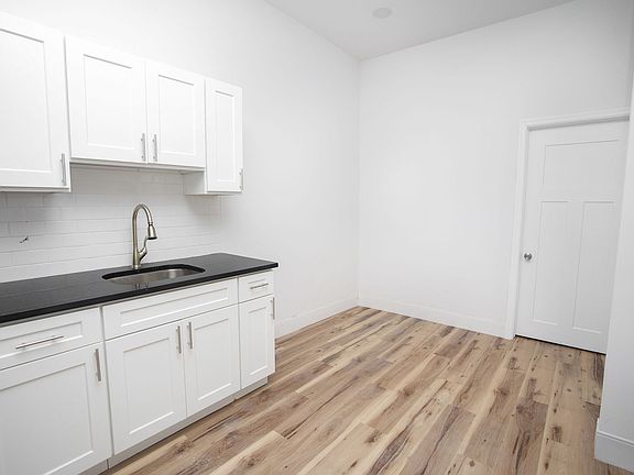 5th image of 1325 S 52nd St #3