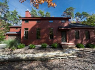 6833 Fallen Leaf Trl, Fennville, MI 49408