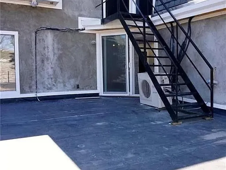 55 Trumbull St #21 — Photo 8