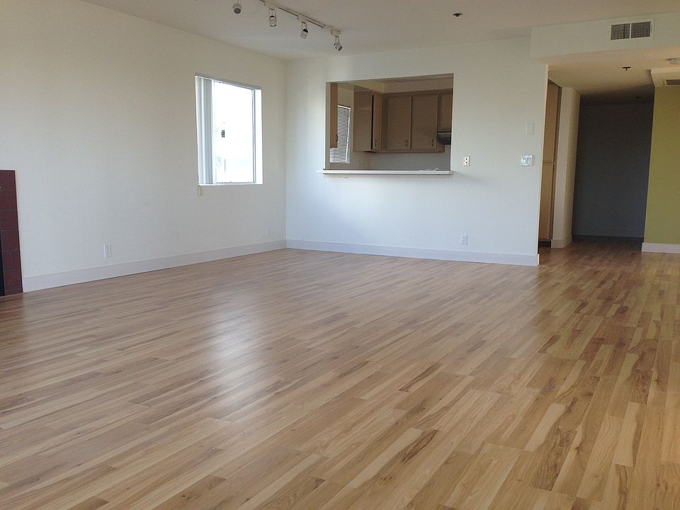 2nd image of 1223 20th St APT 106