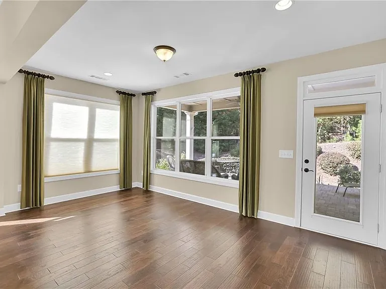 3708 Majestic Oak Dr — Photo 11