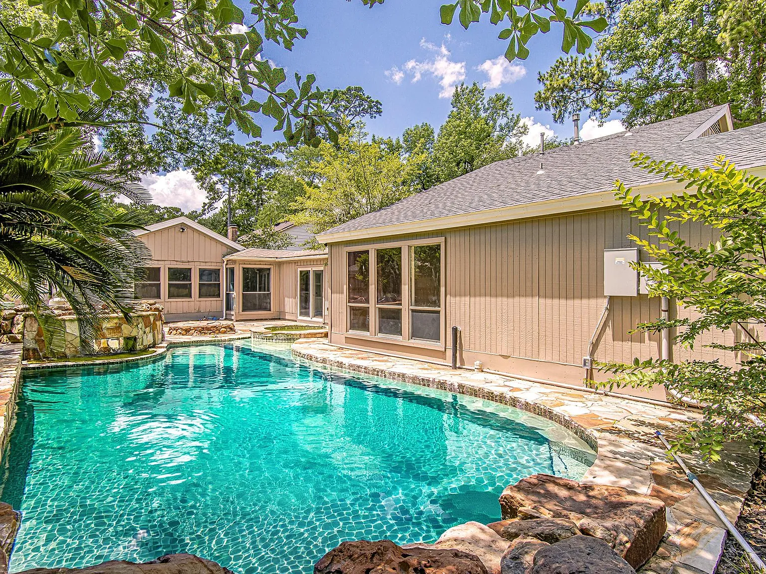 4 bed, 3.0 bath, 3743 sqft, $3,400 — Photo 1