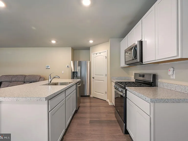 504 Currant Cir — Photo 9